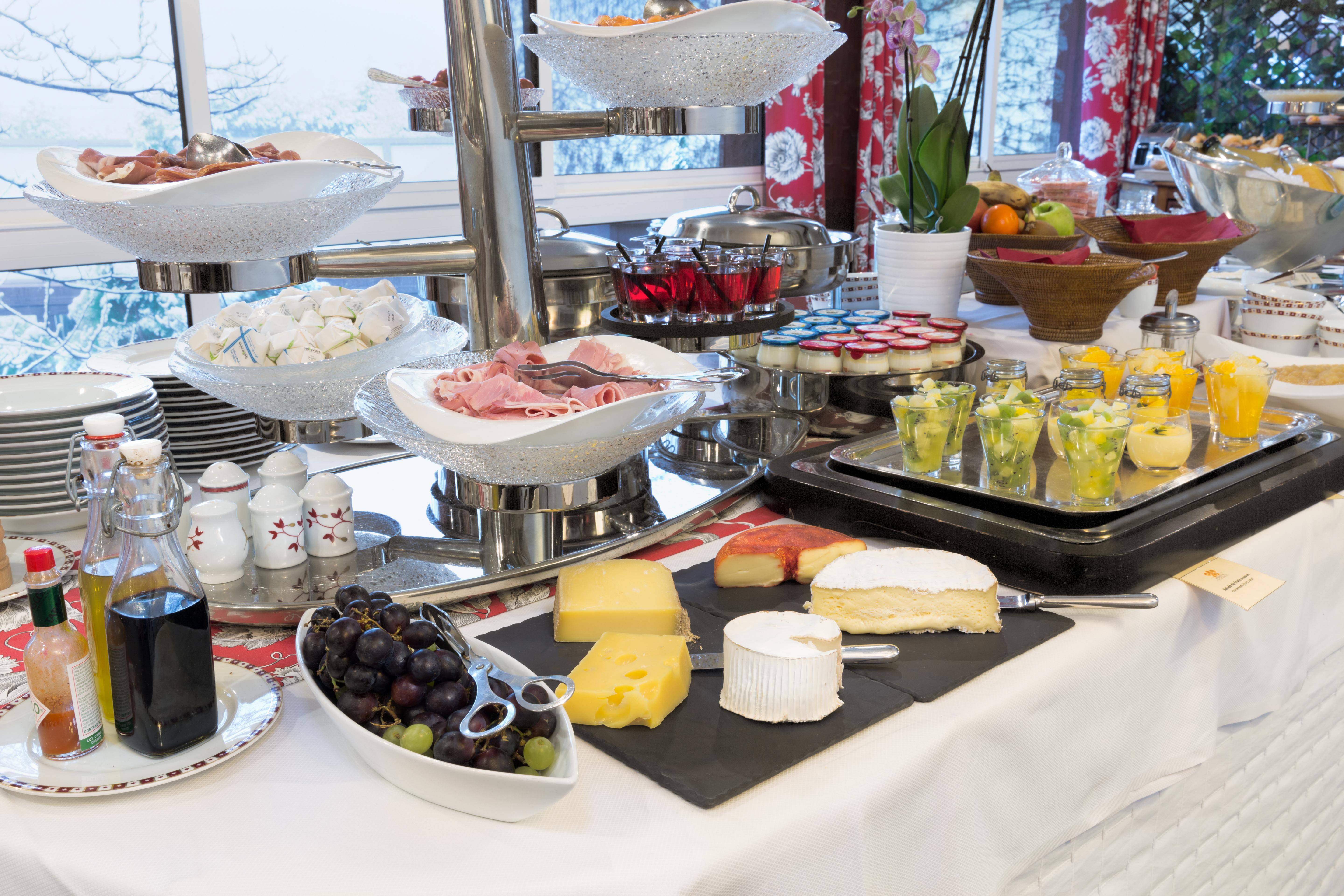 Hostellerie Briqueterie & Spa Champagne Vinay  Екстер'єр фото A cheese platter