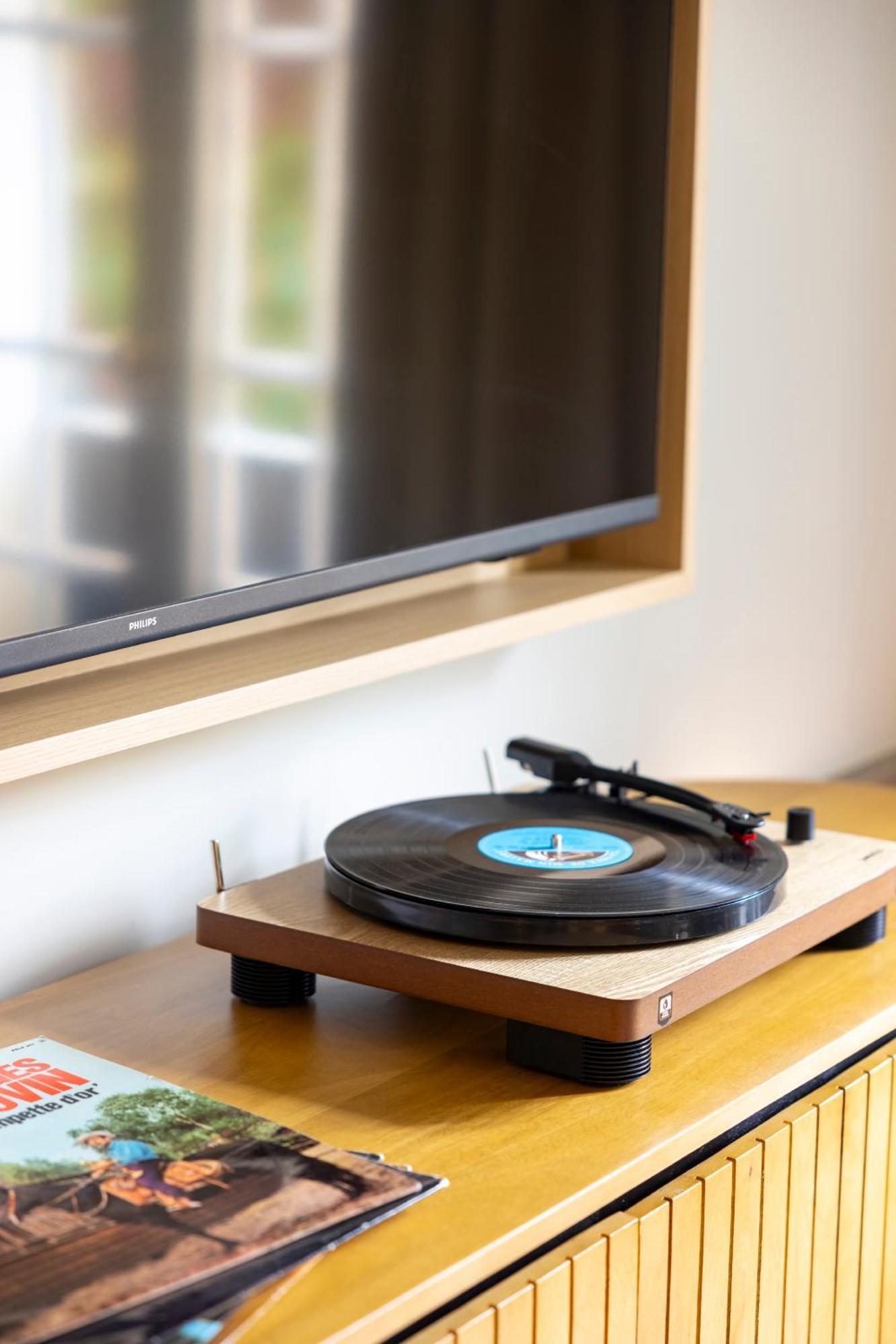 Hostellerie Briqueterie & Spa Champagne Vinay  Екстер'єр фото Record player