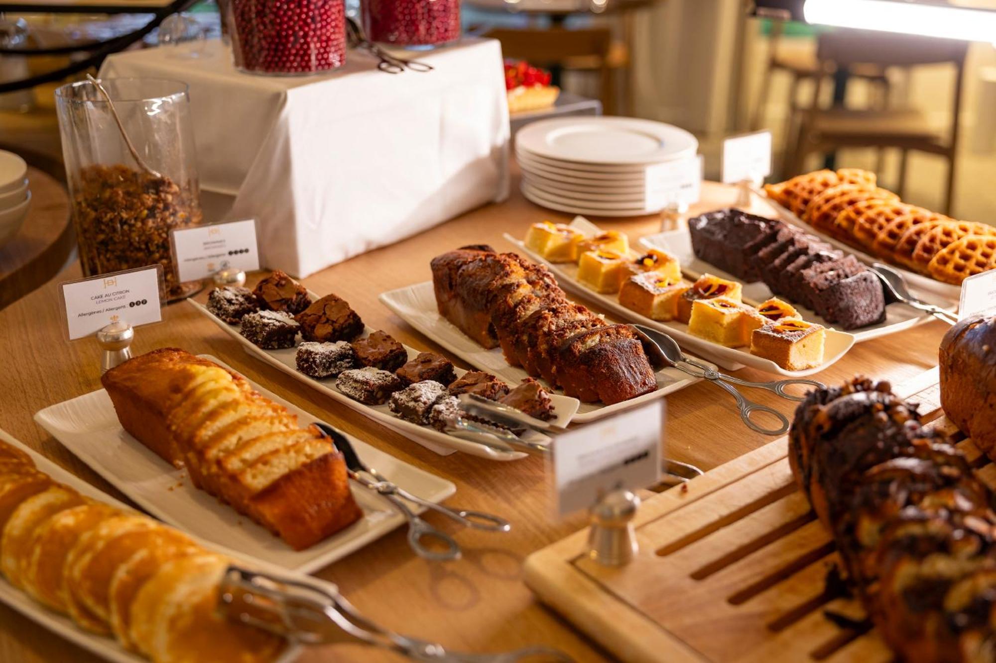 Hostellerie Briqueterie & Spa Champagne Vinay  Екстер'єр фото A selection of cakes